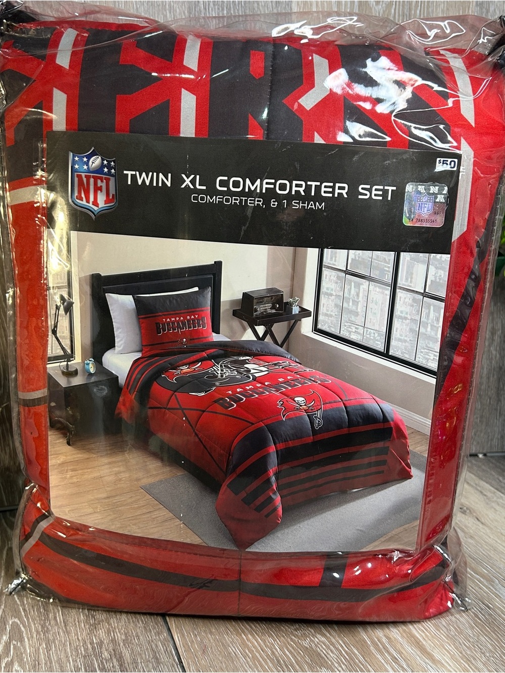 NWT NFL Tampa Bay Buccaneers Twin XL